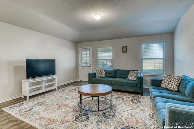 Image 4 of 26 For 4734 Chalk  