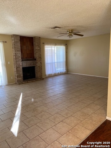Image 4 of 11 For 9475 Bowen Dr