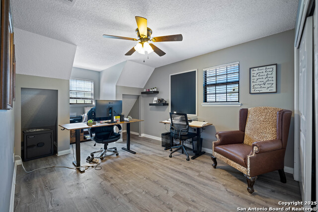 Image 37 of 42 For 2434 Warncke