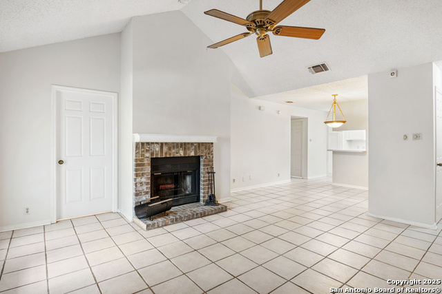 Image 10 of 38 For 10955 Wurzbach Rd  308