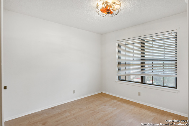 Image 19 of 38 For 10955 Wurzbach Rd  308