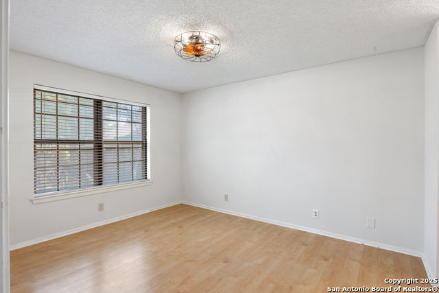 Image 21 of 38 For 10955 Wurzbach Rd  308