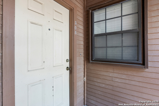 Image 6 of 38 For 10955 Wurzbach Rd  308