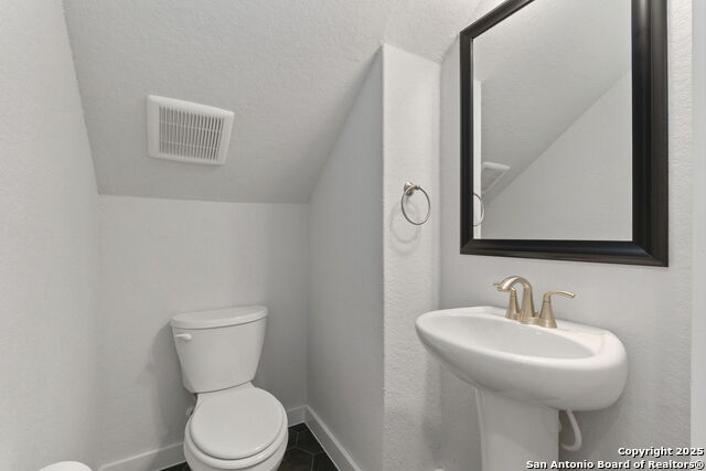 Image 22 of 24 For 5843 Whitby Rd #40