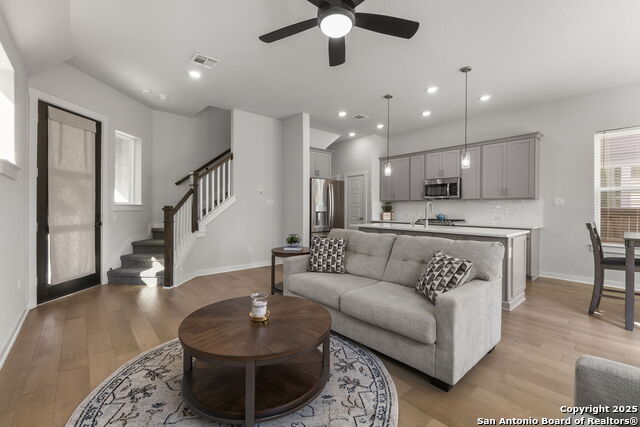 Image 3 of 24 For 5843 Whitby Rd #40