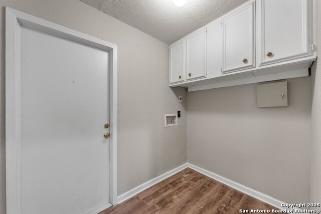 Image 17 of 33 For 9210 Overton