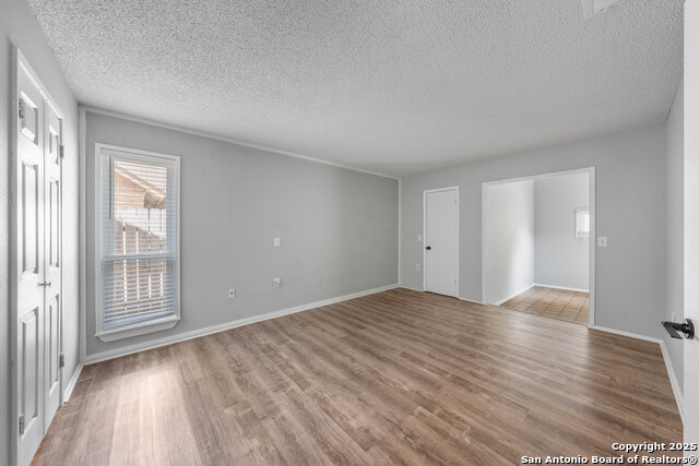 Image 19 of 33 For 9210 Overton