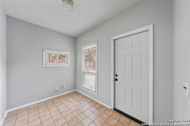 Image 21 of 33 For 9210 Overton