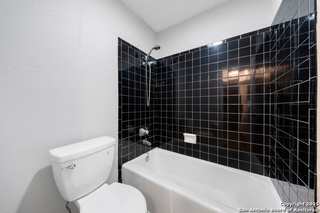 Image 25 of 33 For 9210 Overton