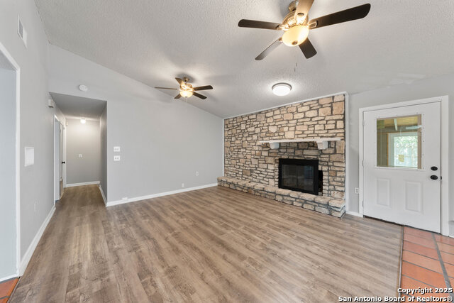 Image 4 of 33 For 9210 Overton
