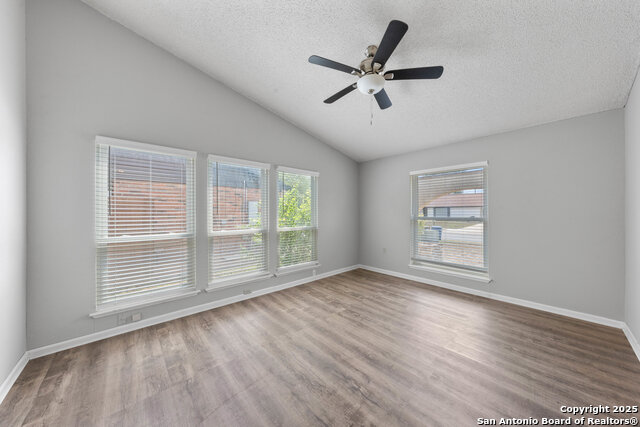 Image 6 of 33 For 9210 Overton