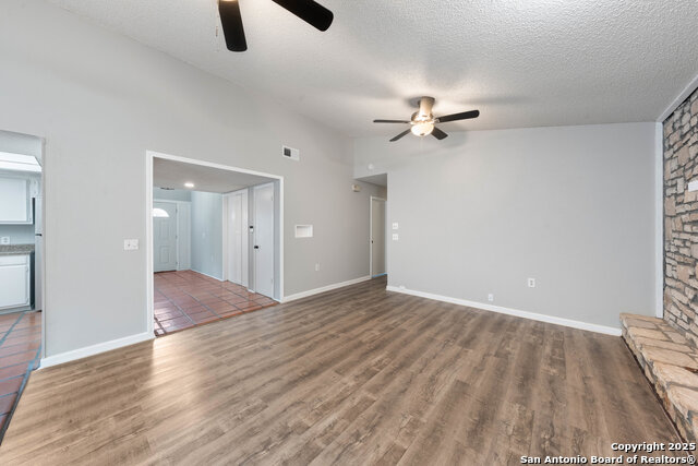 Image 9 of 33 For 9210 Overton