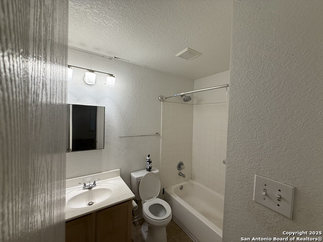 Image 7 of 34 For 11020 Monahan