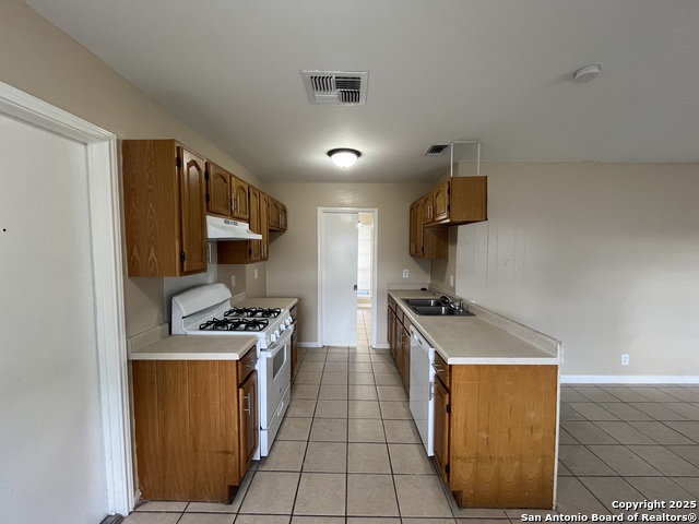 Listing photo id 11 for 7102 Glen Point