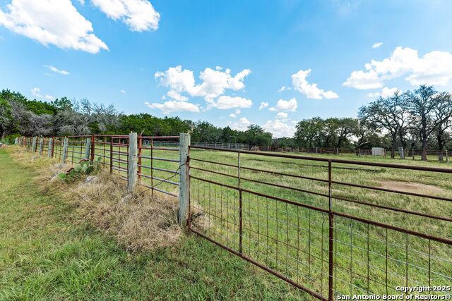 Image 41 of 47 For 307 Pecan Pkwy