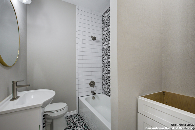 Image 32 of 38 For 515 Nolan  