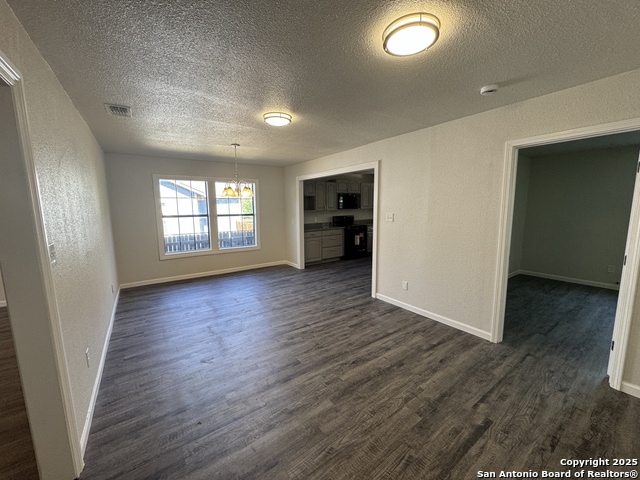 Listing photo id 9 for 1719 Schley