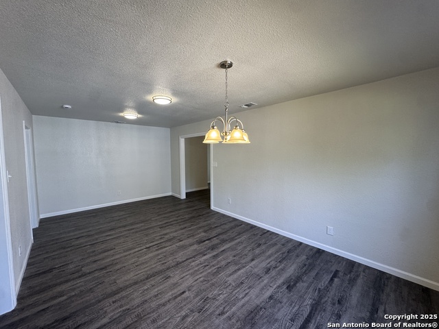 Listing photo id 10 for 1719 Schley