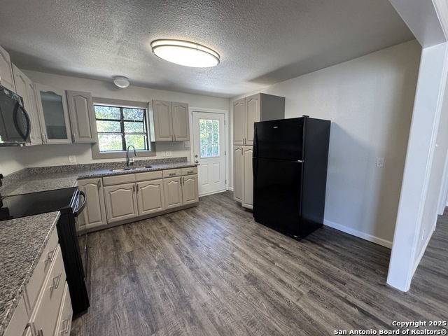 Listing photo id 14 for 1719 Schley