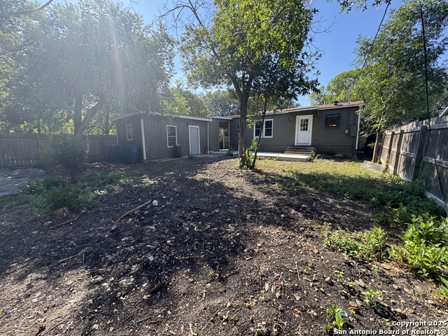 Listing photo id 16 for 1719 Schley