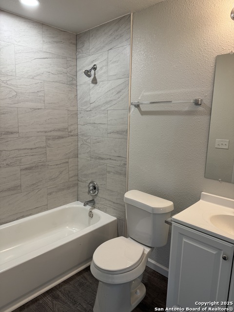 Listing photo id 19 for 1719 Schley