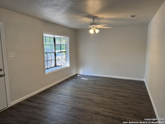 Listing photo id 1 for 1719 Schley