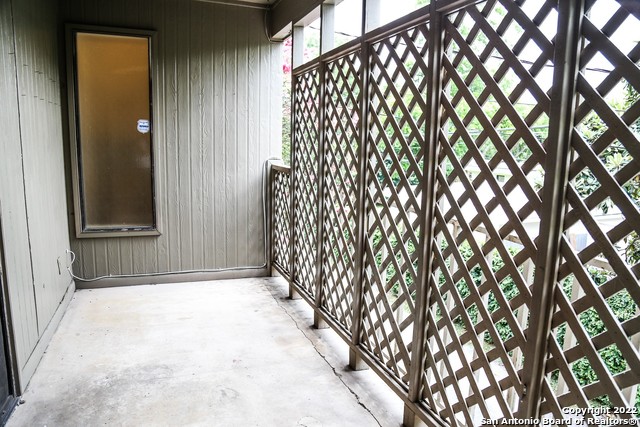 Listing photo id 14 for 16 Gallery Ct