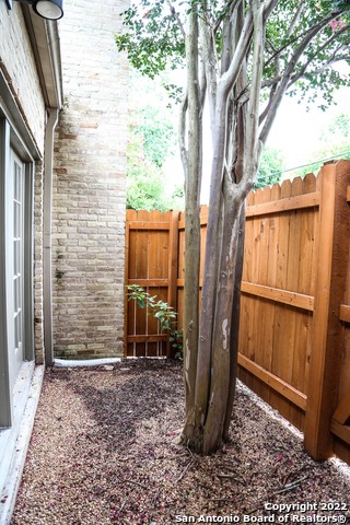 Listing photo id 15 for 16 Gallery Ct