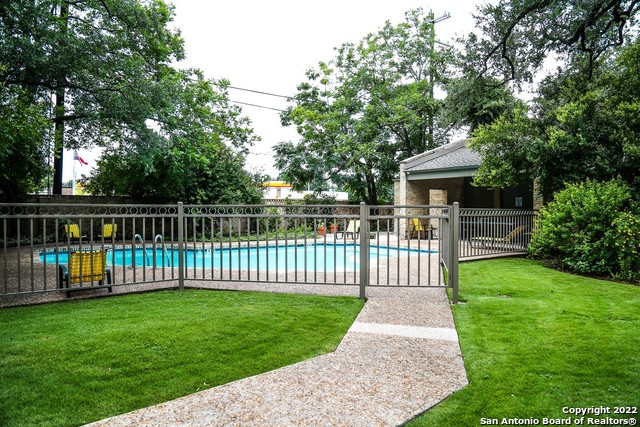 Listing photo id 16 for 16 Gallery Ct