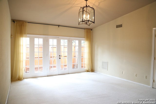 Listing photo id 2 for 16 Gallery Ct