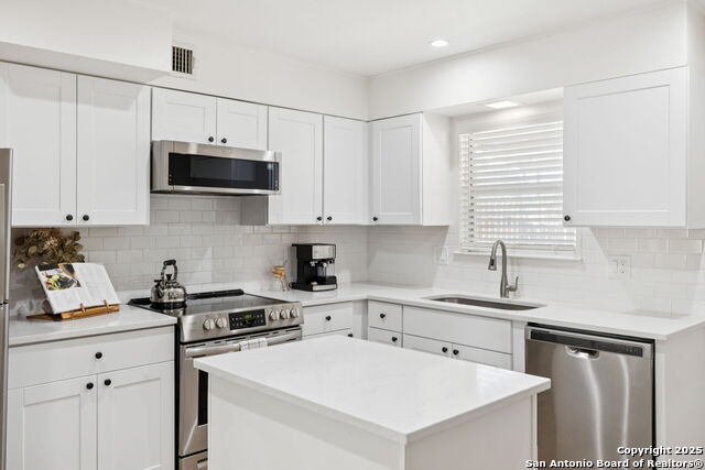 Image 18 of 37 For 102 Ruelle Ln  220-b
