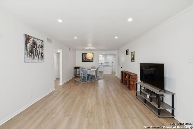 Image 6 of 37 For 102 Ruelle Ln  220-b