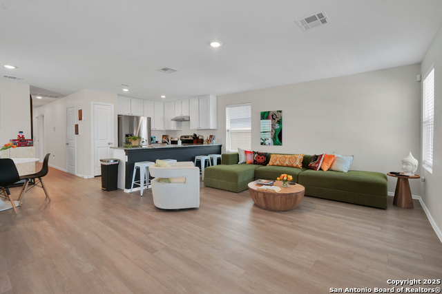 Image 5 of 29 For 8124 Nube Medina