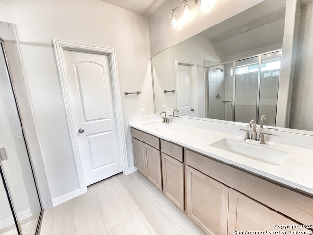 Listing photo id 9 for 1641 Couser Ave