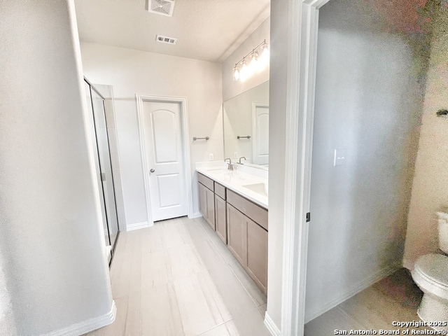 Listing photo id 10 for 1641 Couser Ave