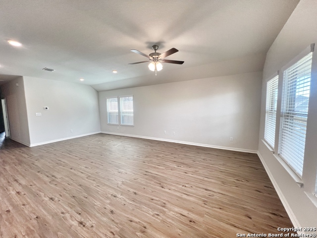 Listing photo id 13 for 1641 Couser Ave