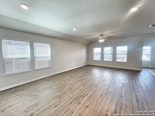 Listing photo id 14 for 1641 Couser Ave