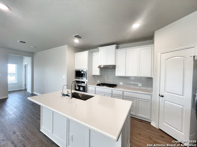 Listing photo id 15 for 1641 Couser Ave