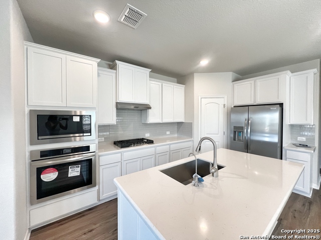 Listing photo id 16 for 1641 Couser Ave