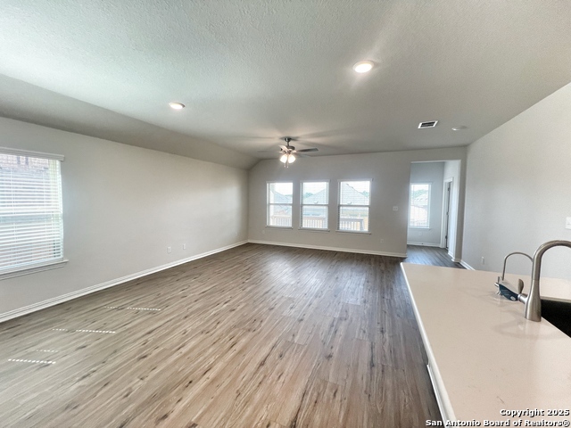 Listing photo id 18 for 1641 Couser Ave