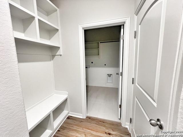 Listing photo id 4 for 1641 Couser Ave