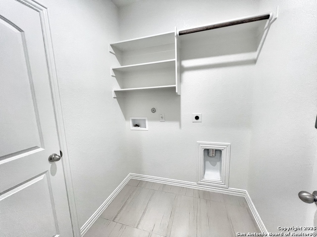 Listing photo id 5 for 1641 Couser Ave