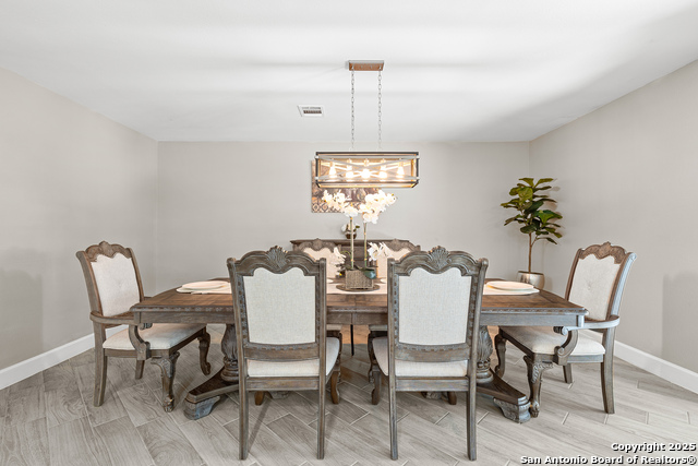 Listing photo id 12 for 9502 Campton Farms