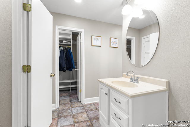 Listing photo id 21 for 9502 Campton Farms