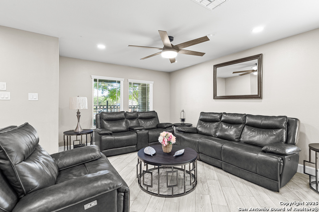 Listing photo id 6 for 9502 Campton Farms