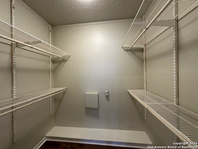 Image 16 of 27 For 1106 Saxonhill