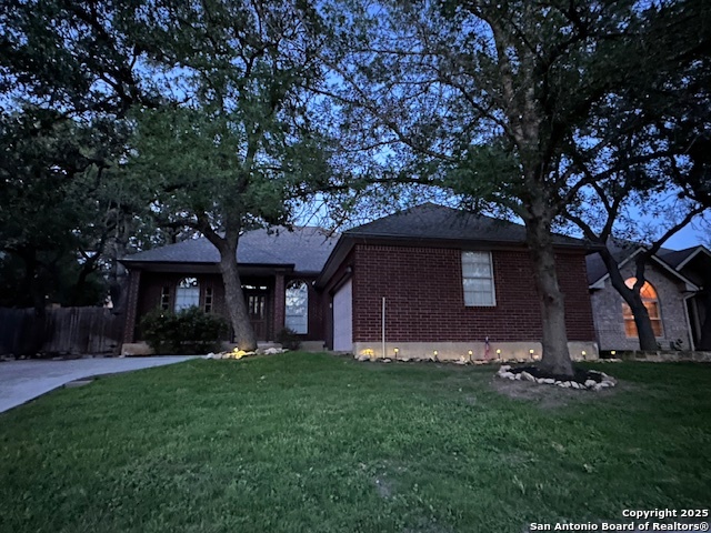 Image 3 of 27 For 1106 Saxonhill