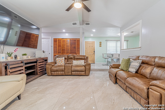 Image 22 of 32 For 6211 Birch Valley