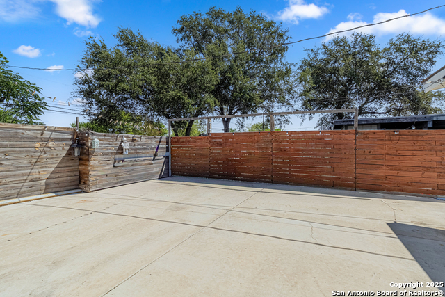Image 29 of 32 For 6211 Birch Valley