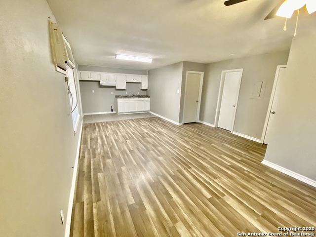 430 Formosa Blvd W 1